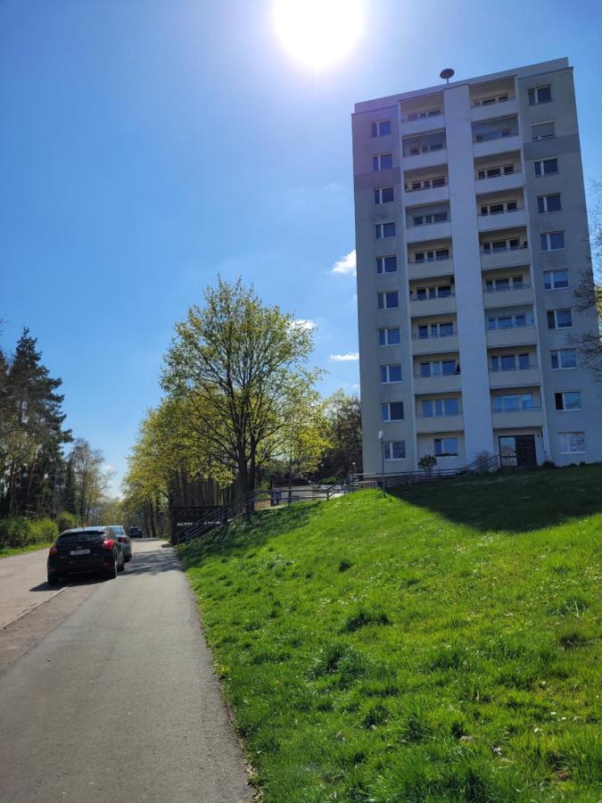 Modernes 2-Zimmer-Apartment Mit Balkon Und Netflix เยนา ภายนอก รูปภาพ