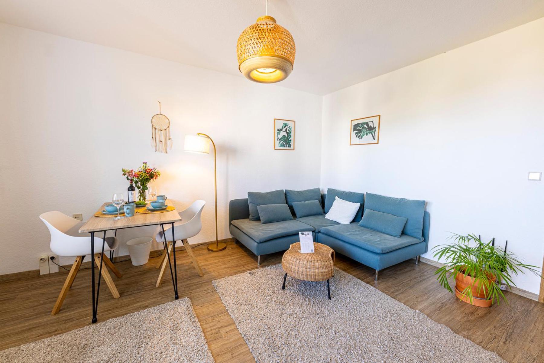 Modernes 2-Zimmer-Apartment Mit Balkon Und Netflix เยนา ภายนอก รูปภาพ
