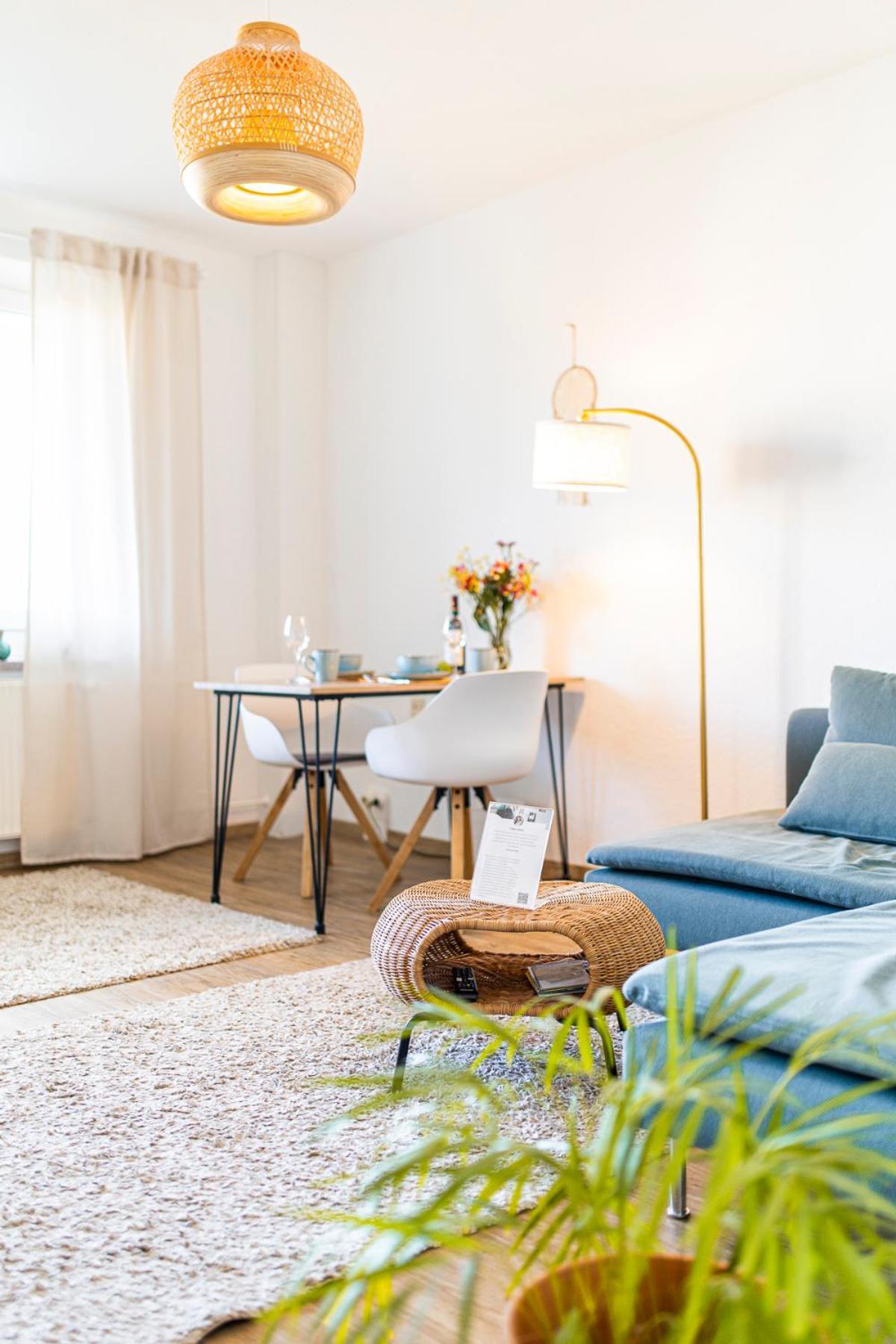 Modernes 2-Zimmer-Apartment Mit Balkon Und Netflix เยนา ภายนอก รูปภาพ